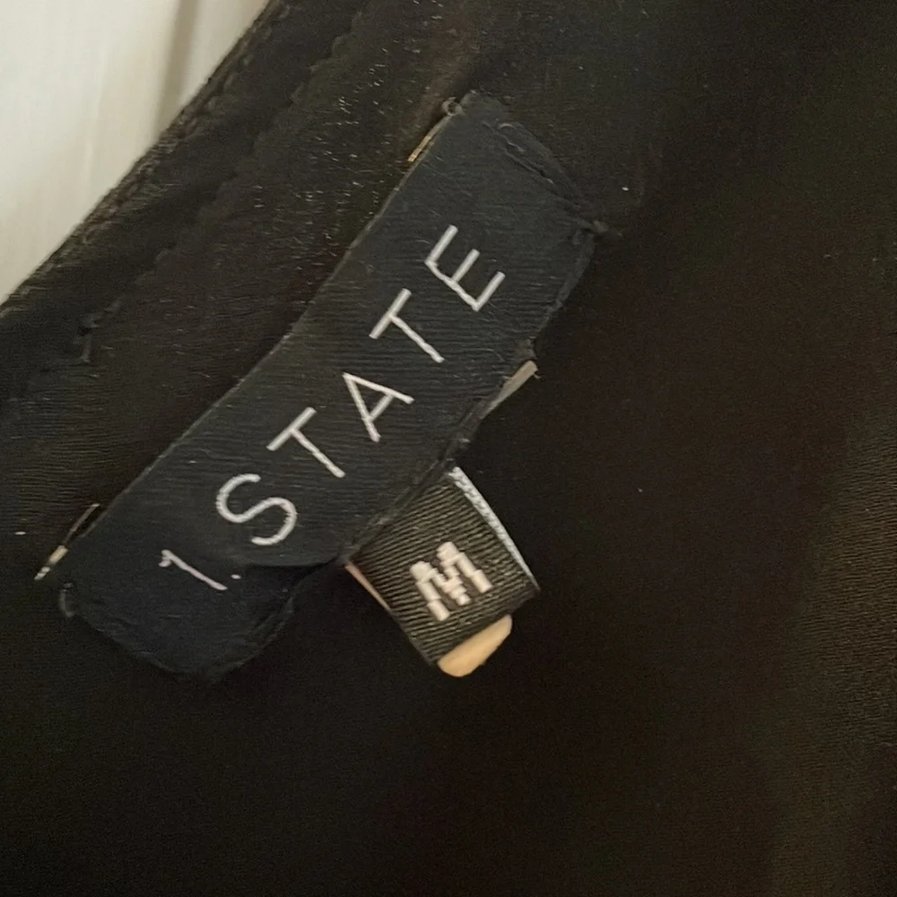 1. State V-neck shift dress with ties at shoulders. Lined. Size Medium - Picture 5 of 9